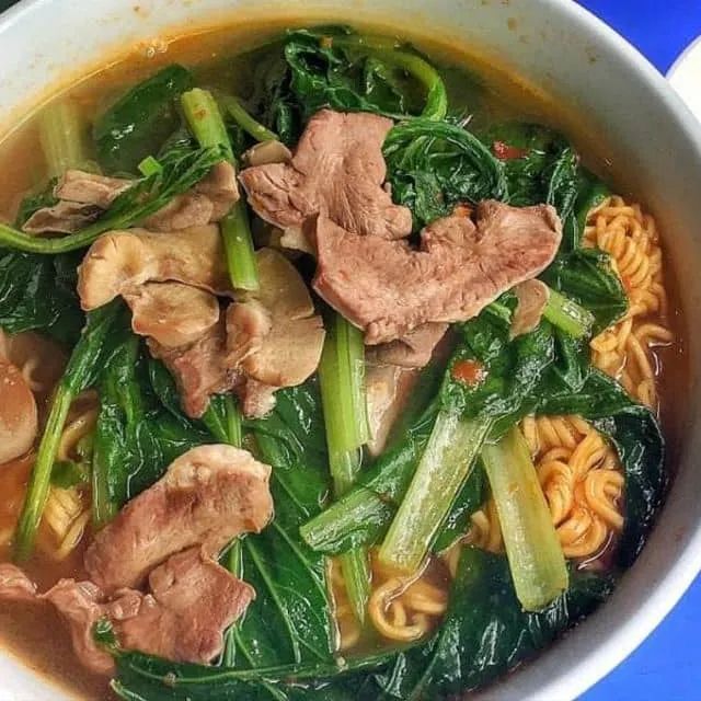 Không gian ấm cúng tại Mì Ngon La La