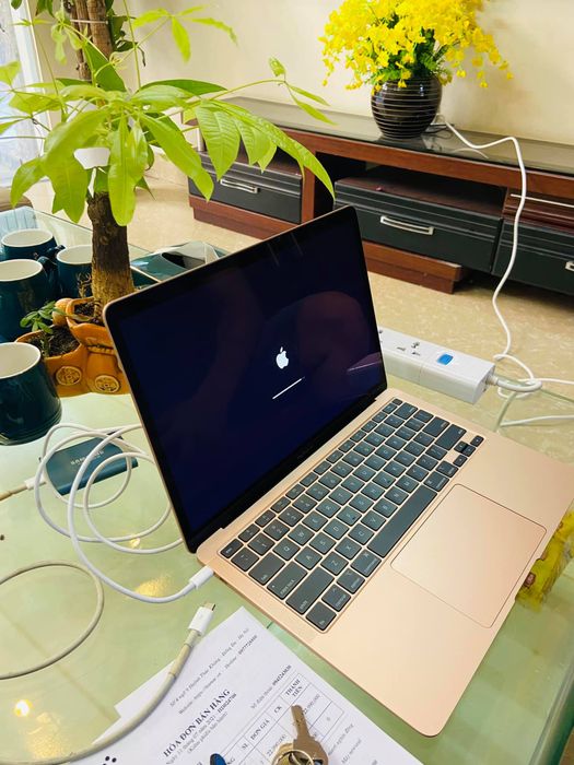 Không gian trưng bày MacBook chuyên nghiệp tại HNMac
