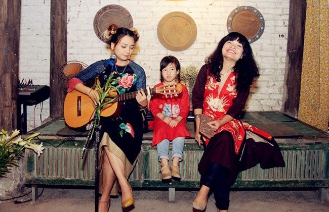 Tiệm Hữu La La lọt top 6 cửa hàng bán váy áo thêu hoa đẹp nhất tại TP.HCM