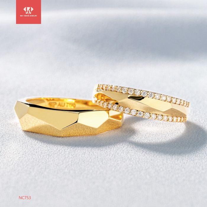 Không gian trưng bày sang trọng tại Huy Thanh Jewelry