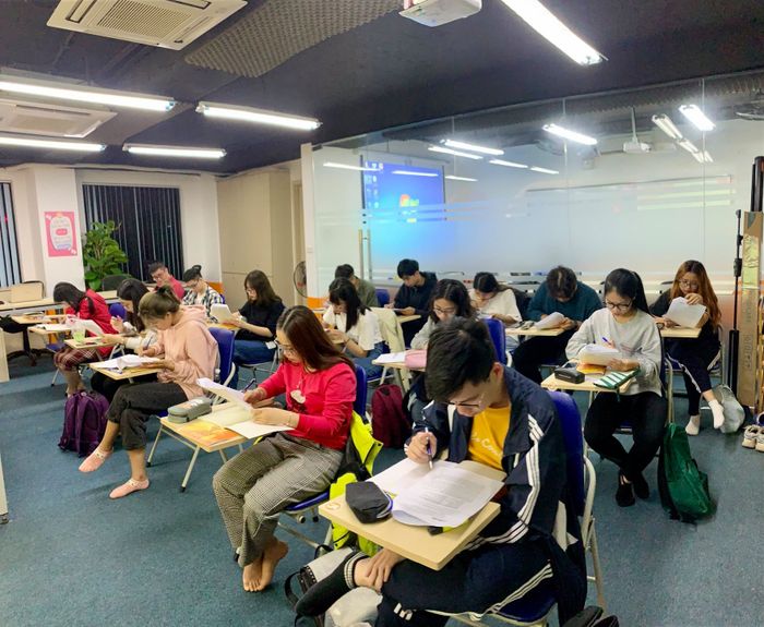 Khoảnh khắc học tập sôi nổi tại trung tâm Ms Lan