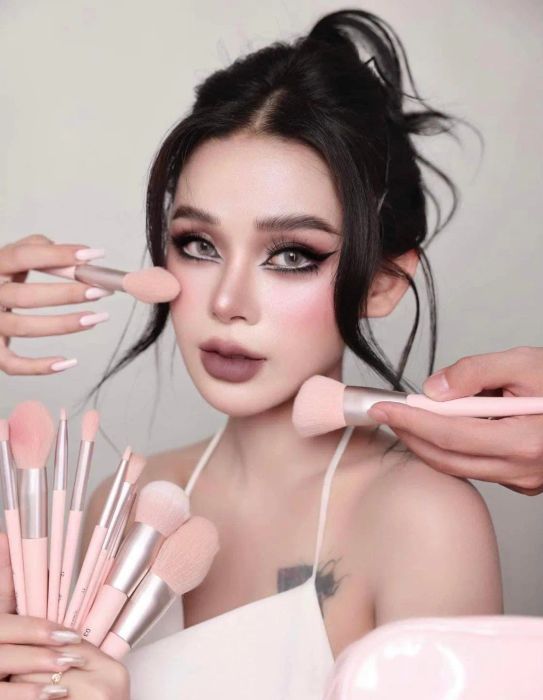 Bộ sưu tập mỹ phẩm cao cấp tại Junie Cosmetics