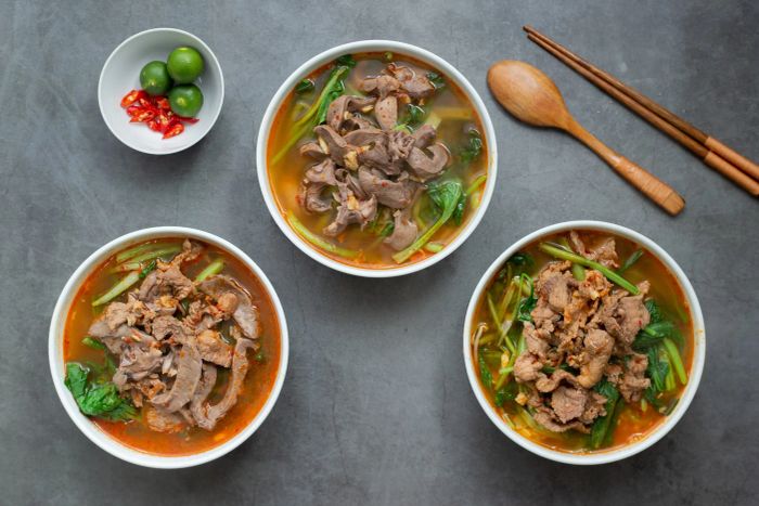 Hình ảnh mì tim cật đặc trưng tại Quán Quen