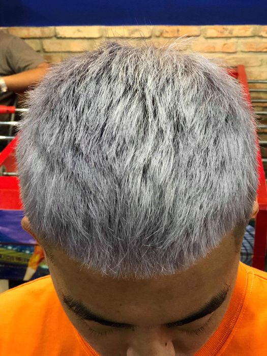 Phong cách phục vụ chuyên nghiệp tại NaVy Barber Shop