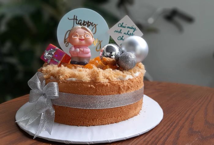Không gian ấm cúng và các loại bánh ngọt tại An Cakes