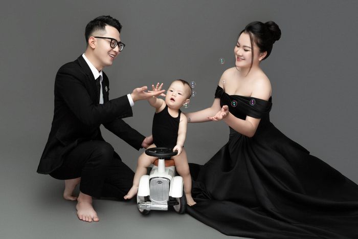 DINO Studio - Bộ sưu tập khoảnh khắc vàng