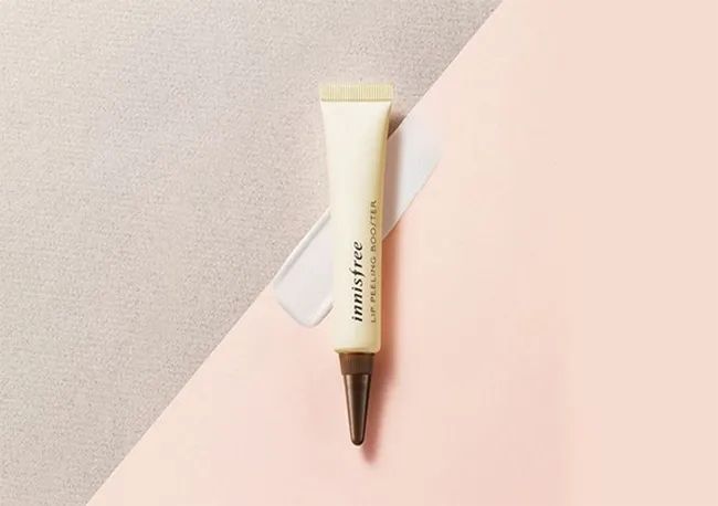 Hình ảnh thực tế Innisfree Lip Peeling Booster - Thiết kế tuýp nhỏ gọn