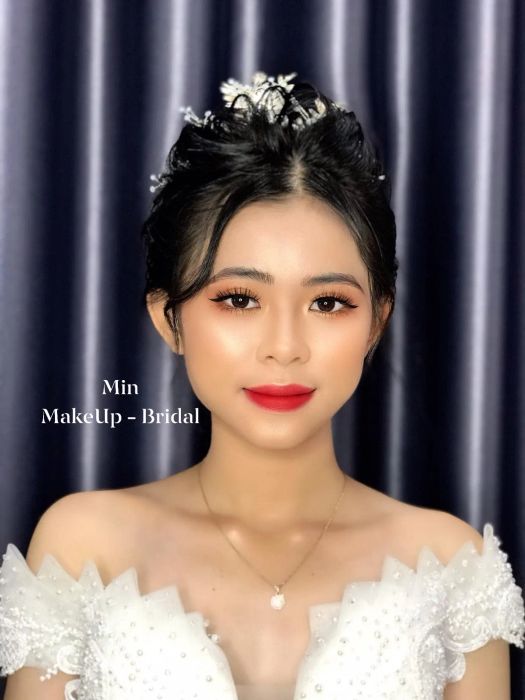 Bộ sưu tập hình ảnh cô dâu thanh lịch từ Min MakeUp and Bridal