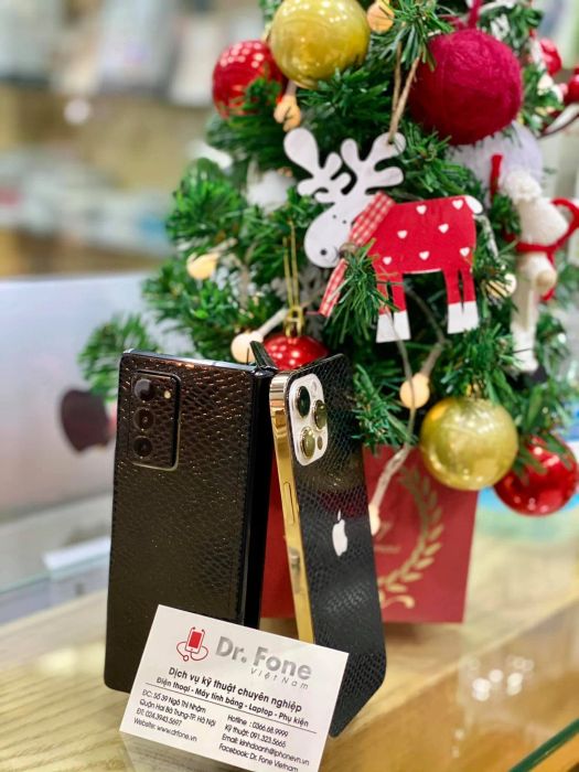Hình ảnh đội ngũ kỹ thuật viên tay nghề cao tại Dr. Fone Vietnam