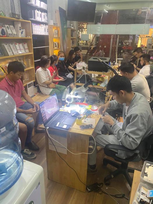 Bộ sưu tập hình ảnh minh họa quy trình sửa chữa chuẩn mực tại Bờm Mobile