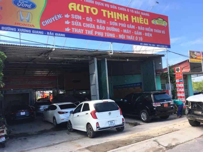 Không gian làm việc chuyên nghiệp tại Gara Thịnh Hiếu