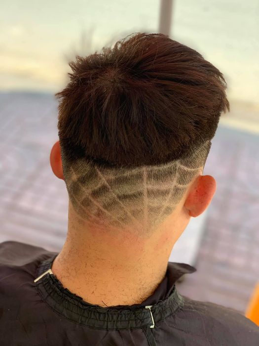Phong cách phục vụ chuyên nghiệp tại Tùng Barber Shop