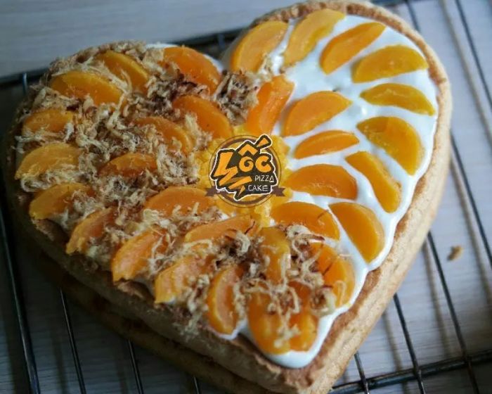 Hình ảnh bánh su kem và bông lan trứng muối đặc trưng tại LỐC