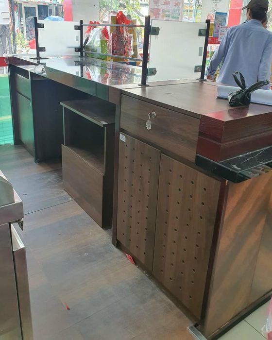 Kho hàng đa dạng với nhiều mặt hàng tại Lệ Sài Gòn