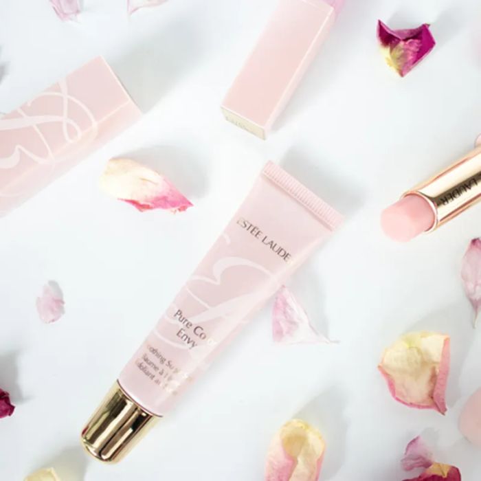 Bộ sưu tập hình ảnh: Tẩy tế bào chết môi Estee Lauder đa phong cách