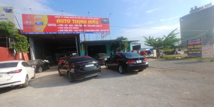 Hình ảnh thực tế về không gian làm việc tại Gara Thịnh Hiếu