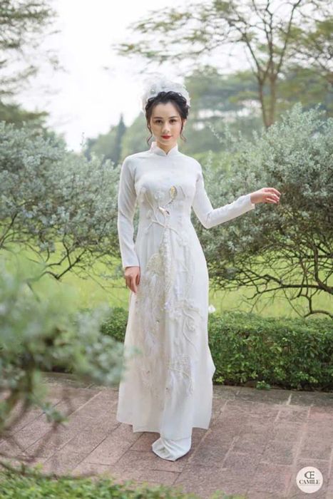 Địa chỉ cho thuê áo dài cao cấp tại trung tâm Hà Nội