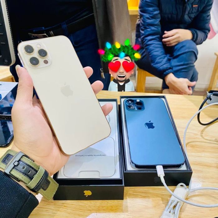 Hình ảnh đội ngũ kỹ thuật viên tay nghề cao tại Bờm Mobile