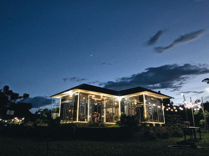 Hình ảnh Cốm's Homestay - Ngôi nhà kính giữa vườn hoa rộng lớn