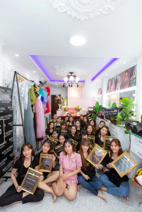 Hình ảnh học viện Makeup Mai Hương - Đào tạo chuyên nghiệp 2