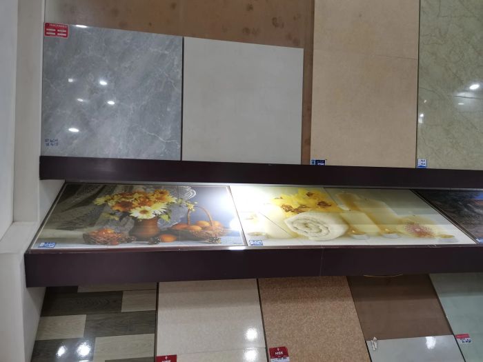Bộ sưu tập gạch ốp lát đa dạng tại Showroom VLXD Đức Dũng Chi