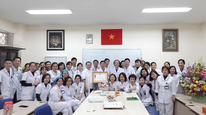 Khoa Nhi – Bệnh viện Bạch Mai qua góc nhìn chuyên nghiệp (Ảnh 1)