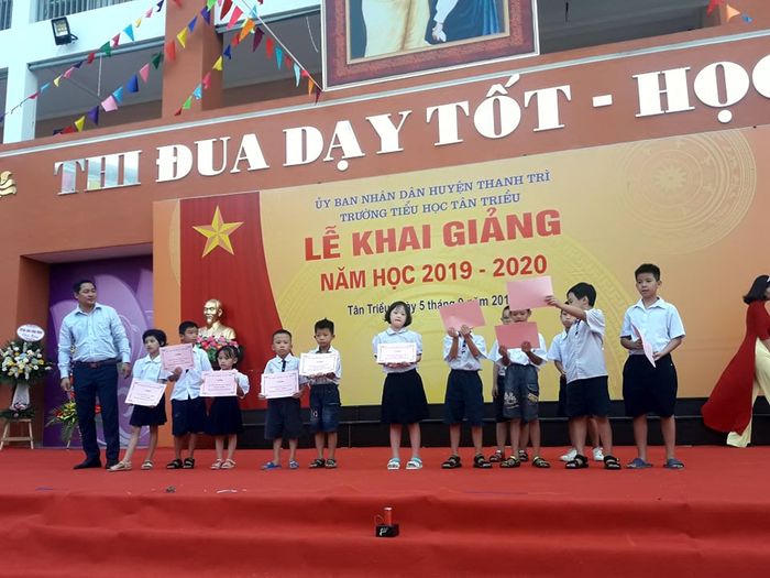Hoạt động ngoại khóa sôi nổi tại Trường Tiểu học Tân Triều