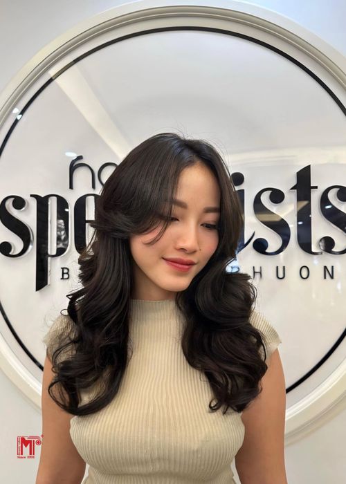 Không gian sang trọng và những tác phẩm tóc nghệ thuật tại Minh Phương Hairspecialists