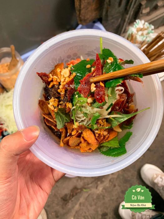 Nộm Cô Vân - Không gian ẩm thực đậm chất Hà Nội xưa