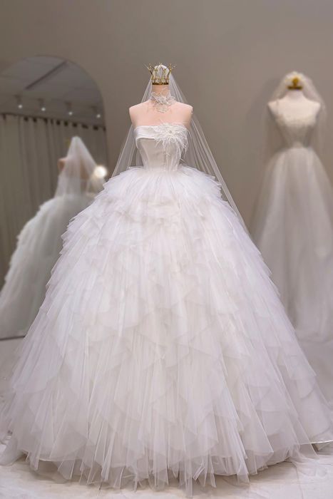 BST váy cưới quyến rũ tại Jessica Wedding
