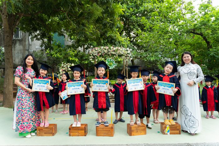 Khuôn viên xanh mát của Trường Mầm non KinderGreen qua góc nhìn chân thực