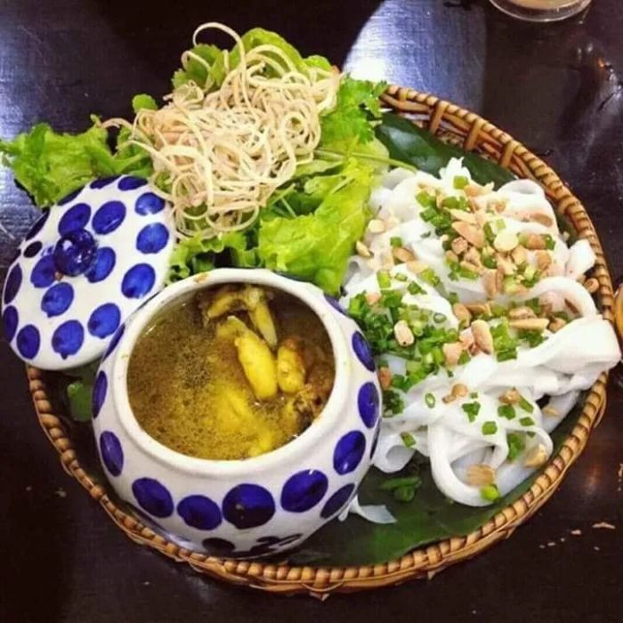 Không gian tiệc sinh nhật đầy màu sắc tại Quê Hương Quán - Ảnh 3
