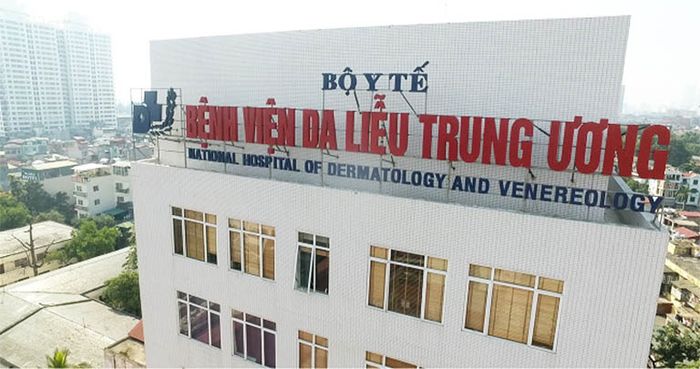 Hình ảnh đội ngũ y bác sĩ chuyên nghiệp tại Bệnh viện Da liễu Trung ương