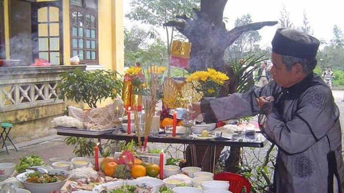 Khoảnh khắc thiêng liêng trong lễ hóa vàng
