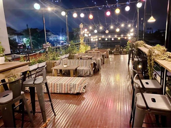 Mộc Coffee - Không gian gỗ ấm áp giữa lòng Sóc Sơn