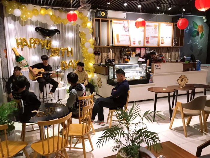 The Coffee Lounge - Góc sống ảo đầy ánh sáng