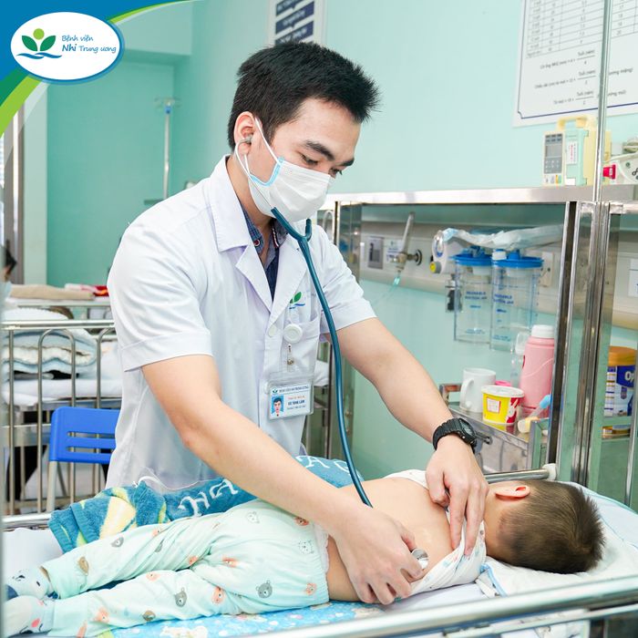 Bệnh viện Nhi Trung ương - Góc nhìn chân thực qua ống kính (Ảnh 1)