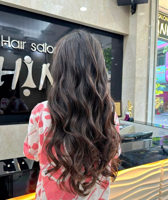 Không gian sang trọng và những tác phẩm nghệ thuật tóc tại Hair Salon Thịnh