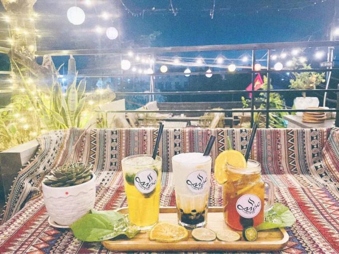 Mộc Coffee - Góc view máy bay độc đáo