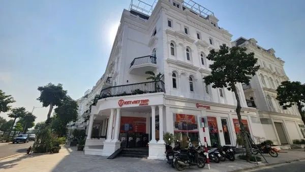 Không gian trưng bày đa dạng mẫu mã tại Két sắt Việt Tiệp