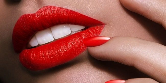 Bật mí thực đơn vàng: Những thực phẩm cần tránh tuyệt đối sau khi xăm môi