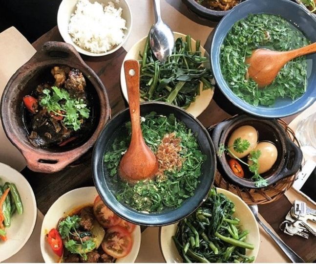 Năm Mười Mười Lăm