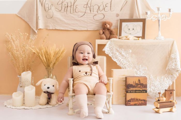 Tú Juli Baby House – Bức ảnh thứ 3, nơi ánh mắt bé cười rạng rỡ