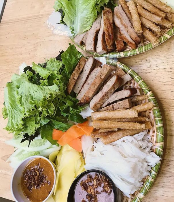 Nem Nướng Hắt 2 Ô - Hương Vị Độc Đáo Và Cuốn Hút