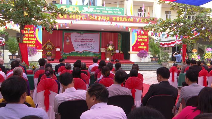 Hình ảnh ấn tượng về khuôn viên xanh mát của THCS Cổ Đô