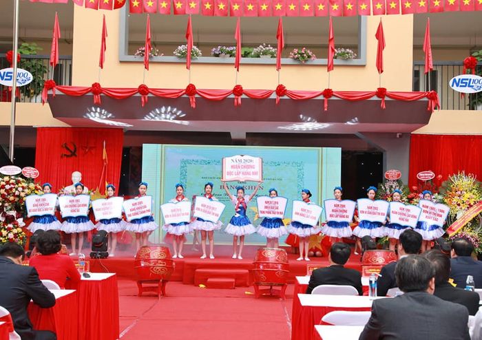Hình ảnh toàn cảnh ngôi trường trăm tuổi THCS Ngô Sĩ Liên