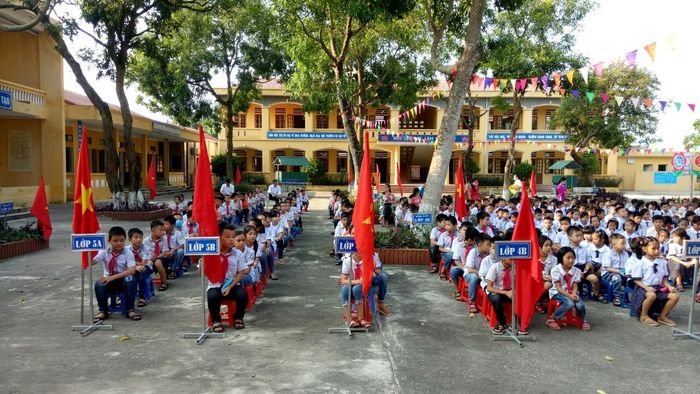 Ảnh 2: Các hoạt động học tập và ngoại khóa sôi nổi tại Trường Tiểu học Lưu Hoàng