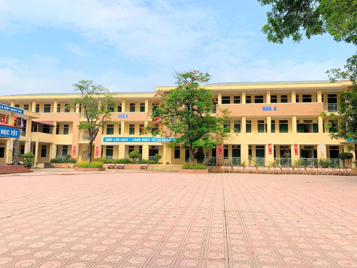 Hình ảnh Trường Tiểu học Phú Sơn - Ngôi trường trăm năm tuổi