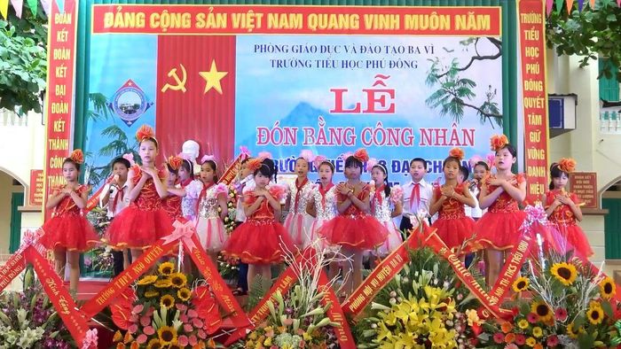 Hình ảnh Trường Tiểu Học Phú Đông - Ngôi trường khang trang với khuôn viên xanh mát