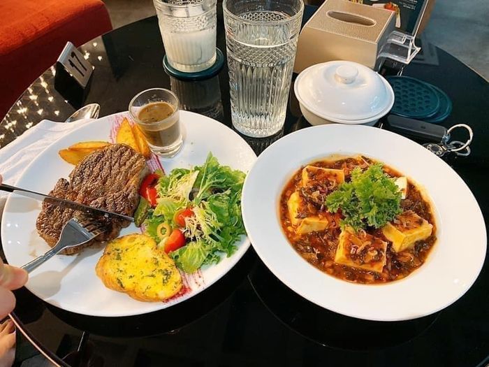 Góc ảnh đầy nghệ thuật tại Le Jardin Coffee & Restaurant